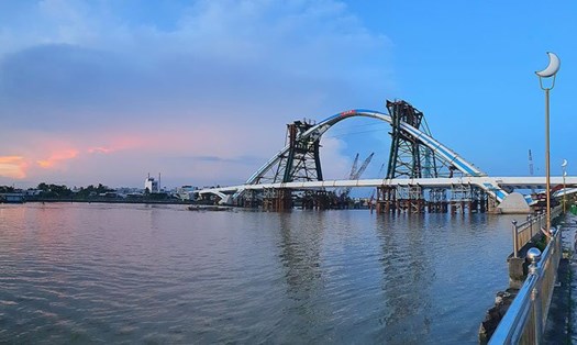 Cầu Trần Hoàng Na bắc qua sông Cần Thơ là công trình lớn nhất của Dự án 3. Ảnh: Yến Phương