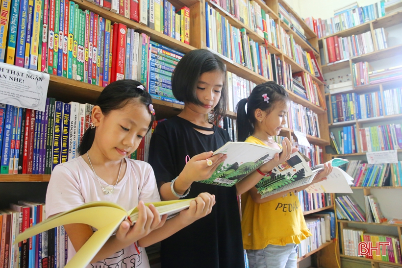 Chương trình Tủ sách Nhân ái và Ngôi nhà Trí tuệ của Việt Nam đã xây dựng được mạng lưới 20.090 tủ sách (hơn 1,1 triệu cuốn sách) tại hơn 3.000 trường học và cộng đồng dân cư, 168 không gian học tập cộng đồng tại 6 quốc gia. Ảnh: Thanh Hà