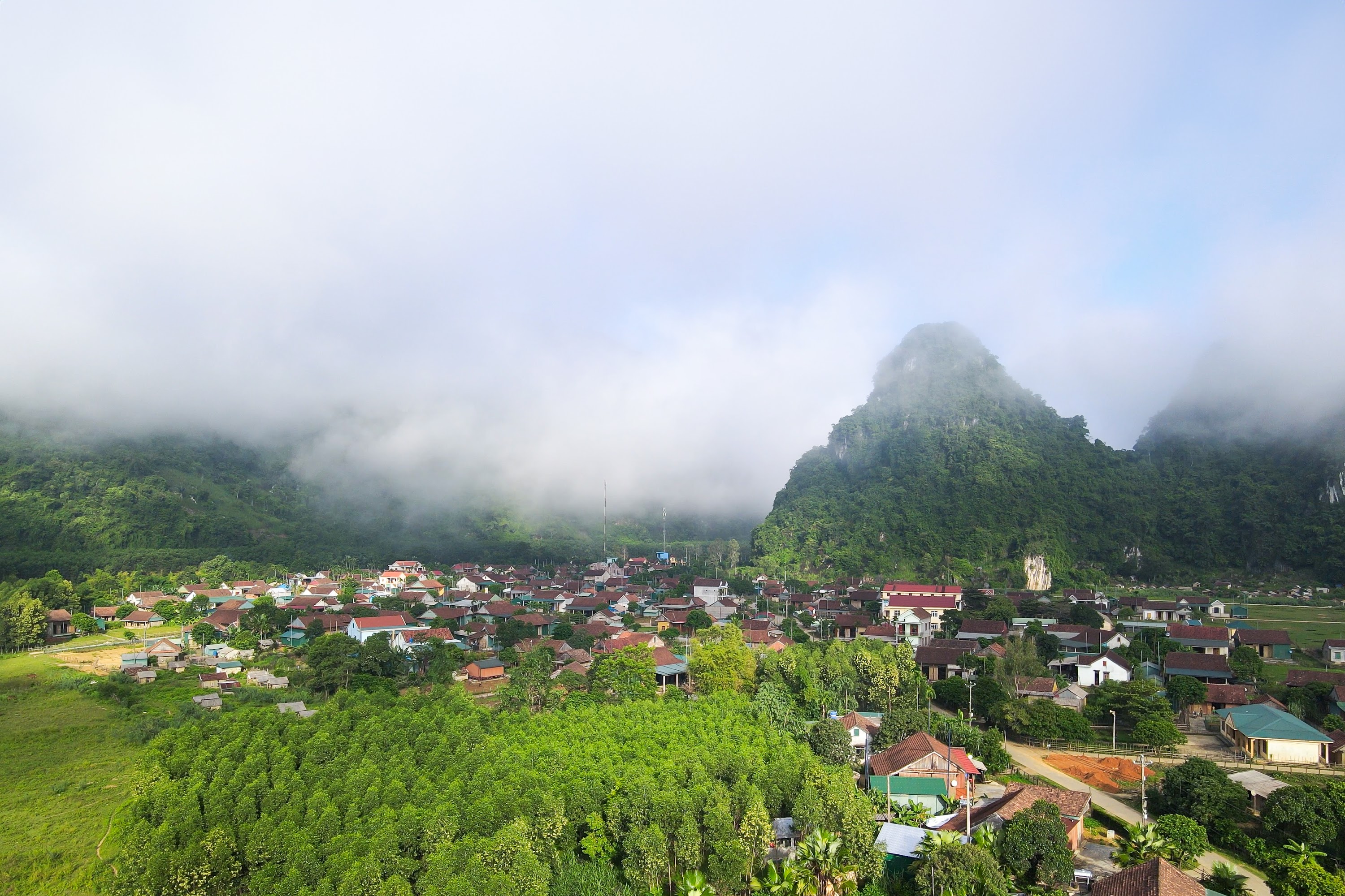 Toàn cảnh làng Tân Hoá. Ảnh: Sở Du lịch Quảng Bình cung cấp