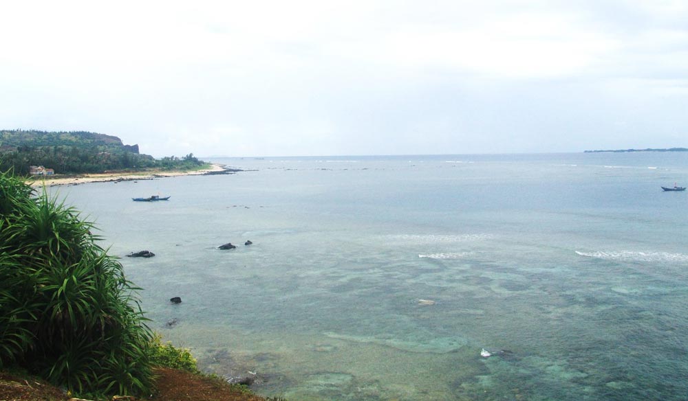 Biển đảo Lý Sơn còn hoang sơ. Ảnh T.H