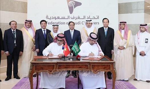 Thủ tướng Chính phủ Phạm Minh Chính chứng kiến lễ ký kết các biên bản ghi nhớ hợp tác giữa Việt Nam - Saudi Arabia. Ảnh: TTXVN