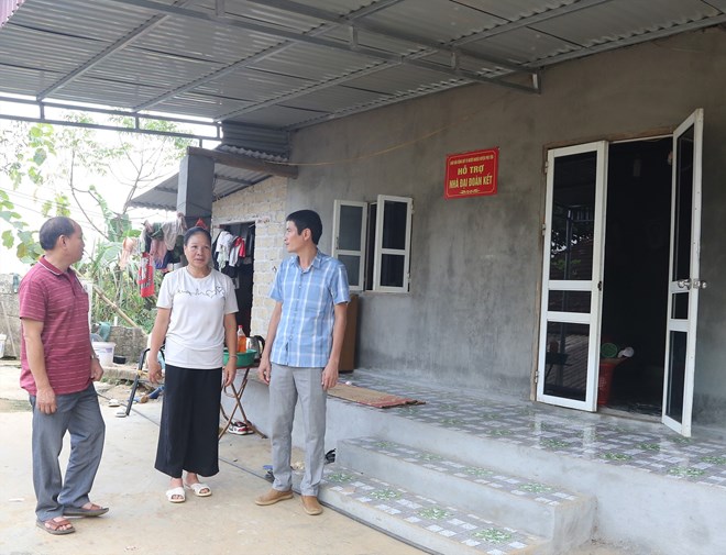 Những ngôi nhà khang trang, kiên cố thay cho nhà tạm dột nát đã giúp người dân nghèo ở vùng cao Sơn La an cư, lạc nghiệp. Ảnh: Phạm Đông