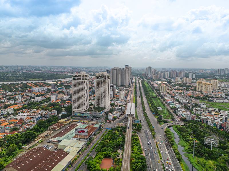 Tàu đã trải qua 1 số chuyến chạy thử nghiệm trên đoạn đoạn ngắn và toàn chuyến. Sau gần 10 năm chờ đợi, người dân sắp được chứng kiến chuyến tàu metro số 1 lăn bánh chạy thương mại với lộ trình dài gần 40km.