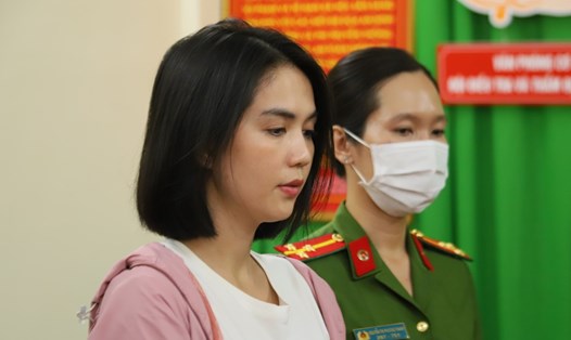  Cơ quan Cảnh sát điều tra Công an TP.Hồ Chí Minh tống đạt quyết định bắt tạm giam đối với Trần Thị Ngọc Trinh
