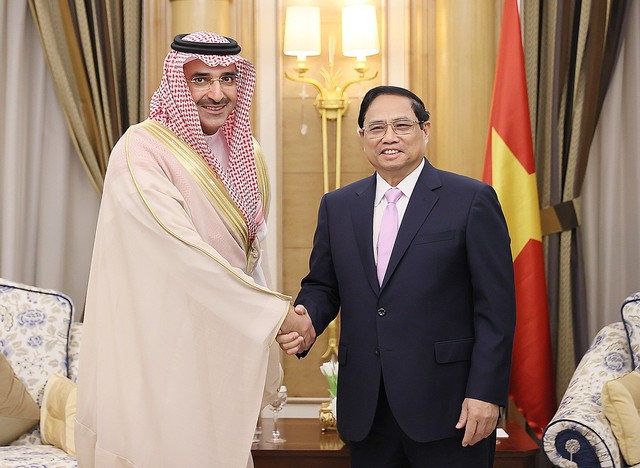  Thủ tướng tiếp ông Al-Marshad - Giám đốc điều hành Quỹ Phát triển Saudi Arabia. Ảnh: VGP