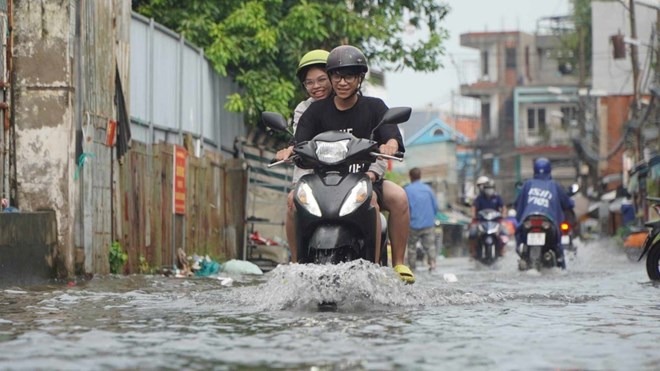 Nguyên nhân TPHCM và Nam Bộ có mưa lớn từ sáng sớm