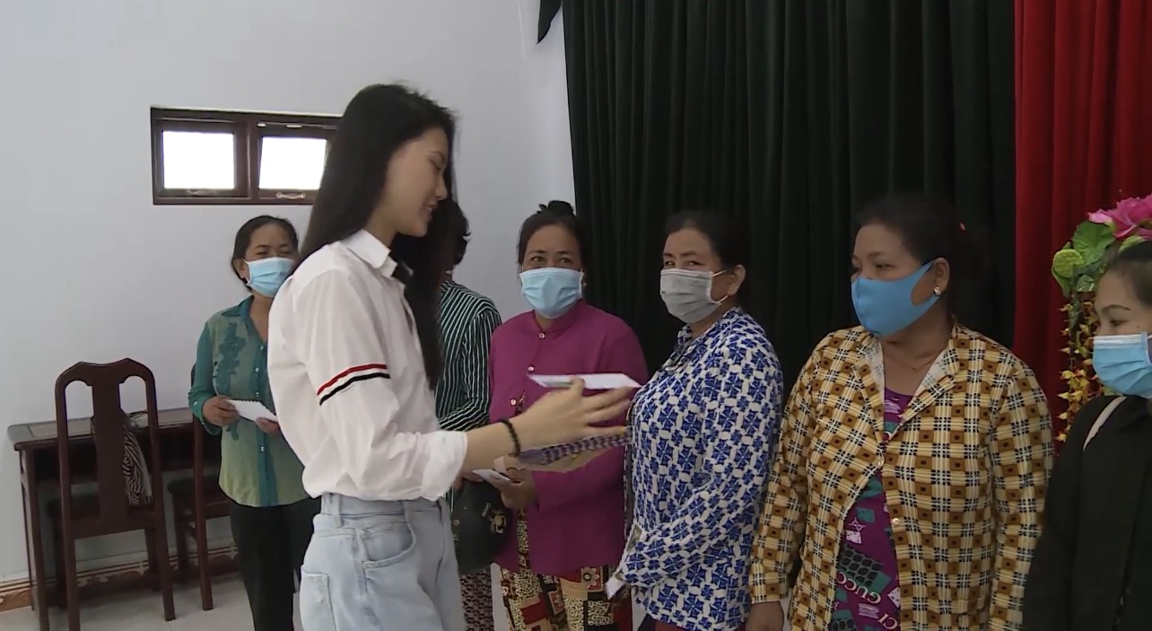 Bùi Quỳnh Hoa thực hiện dự án cộng đồng gây chú ý với công chúng Ảnh: MU.