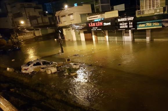 Mưa bão đã gây ra thiệt hại lớn cho người dân ở thành phố Bảo Lộc, tỉnh Lâm Đồng. Ảnh: Quốc Hùng 