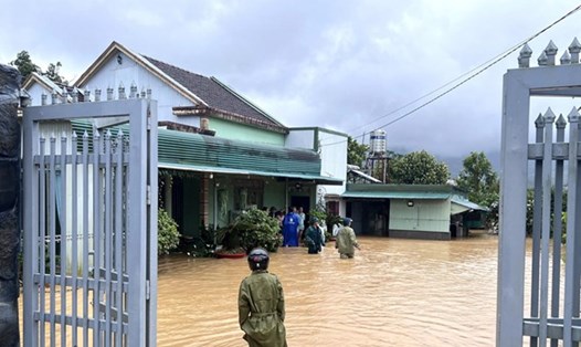 Tình trạng ngập lụt ở thành phố Bảo Lộc (Lâm Đồng). Ảnh: Khánh Phúc