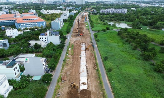 Dự án mở rộng Quốc lộ 50 qua huyện Bình Chánh (TPHCM) tổng vốn 1.500 tỉ đồng dự kiến hoàn thành năm 2025 giúp khơi thông cửa ngõ phía Nam TPHCM.  Ảnh: Thanh Vũ