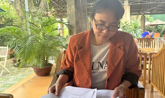 Cô giáo Phạm Thị Thanh Tuyết cho biết cảm thấy xấu hổ với học sinh khi tiếp nhận thông báo do Phòng Giáo dục và đào tạo huyện ban hành. Ảnh: Phan Tuấn