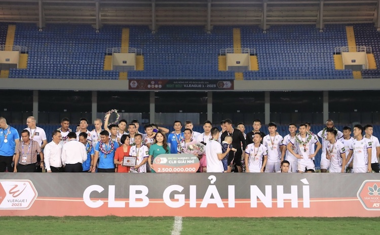 Câu lạc bộ Hà Nội chỉ về nhì tại V.League 2023. Ảnh: Minh Dân