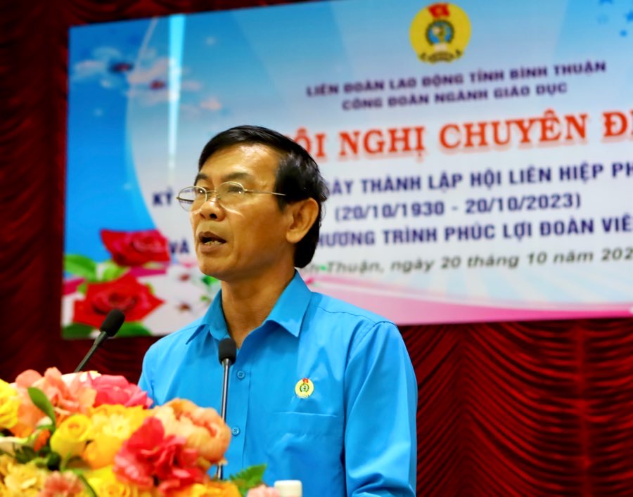 Ông Đặng Minh Trí – Chủ tịch Công đoàn ngành Giáo dục tỉnh Bình Thuận phát biểu tại chương trình. Ảnh: Duy Tuấn