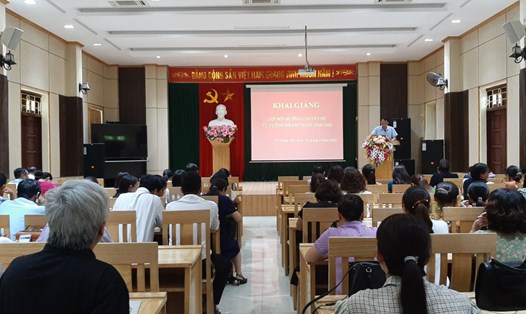 LĐLĐ thành phố Hưng Yên tổ chức lớp bồi dưỡng chuyên đề tư tưởng Hồ Chí Minh năm 2023. Ảnh: CĐHY