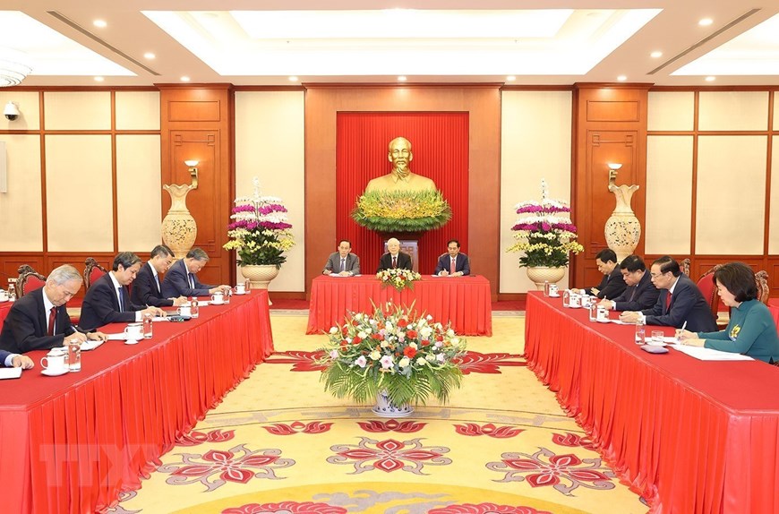 Tổng Bí thư Nguyễn Phú Trọng điện đàm với Tổng thống Pháp Emmanuel Macron tại Trụ sở Trung ương Đảng. Ảnh: TTXVN