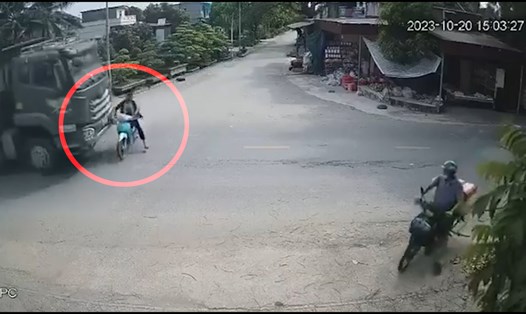 Nam thanh niên ở Nam Định may mắn thoát cửa tử sau va chạm với hung thần. Ảnh chụp màn hình