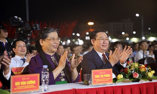 Chủ tịch Quốc hội Vương Đình Huệ dự khai mạc Lễ hội cà phê tỉnh Sơn La. Ảnh: Minh Ngọc.