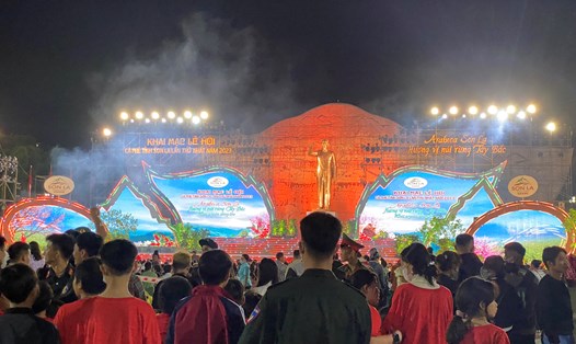 Hàng nghìn người tham gia lễ hội cà phê lớn nhất Tây Bắc. Ảnh: Minh Thành