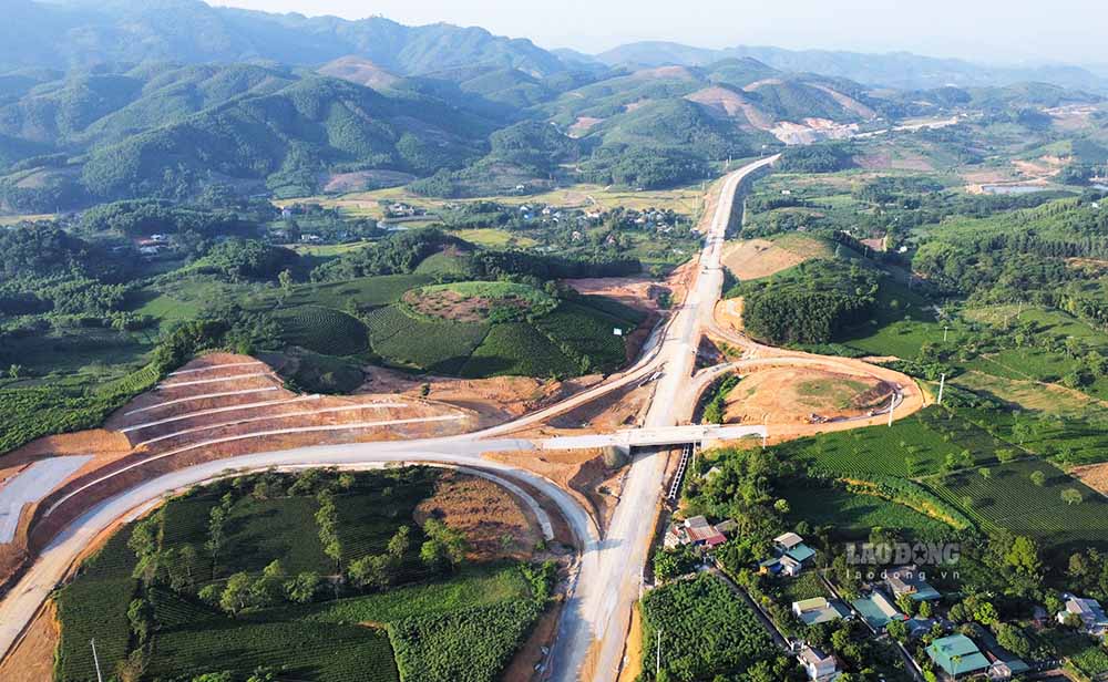 Điểm đầu của dự án cao tốc Tuyên Quang - Hà Giang sẽ tiếp giáp với nút giao Nhữ Khê trên tuyến cao tốc Tuyên Quang - Phú Thọ. Ảnh: Nguyễn Tùng.