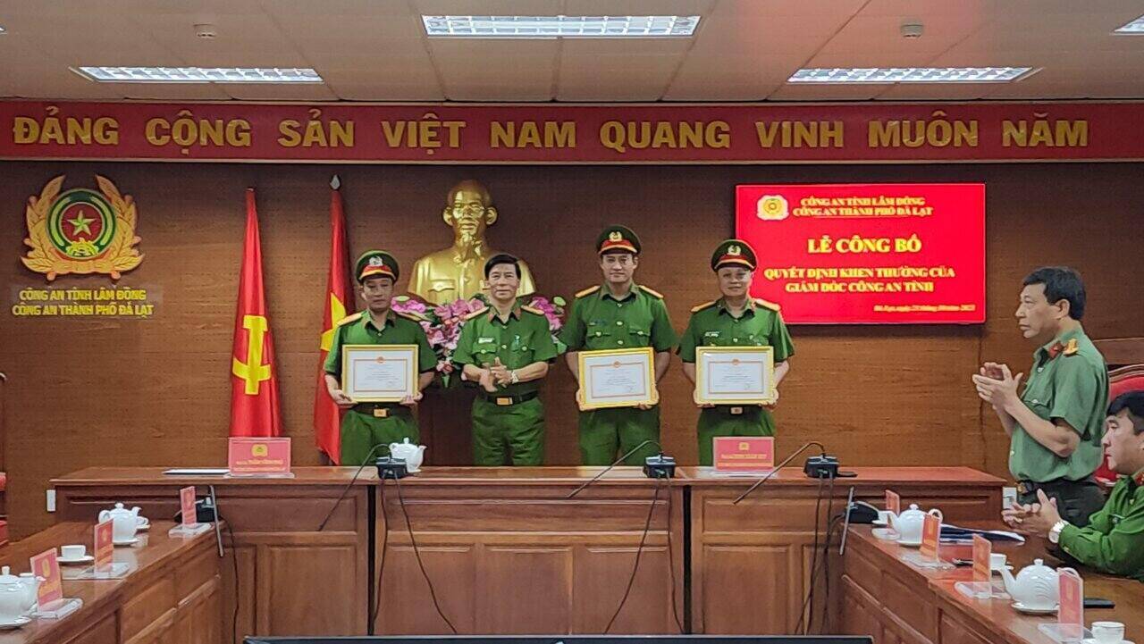 Lãnh đạo Công an tỉnh Lâm Đồng thưởng nóng Công an TP. Đà Lạt 10 triệu đồng 