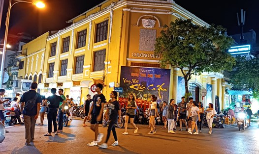 Chuẩn bị ra mắt tour du lịch đêm, không gian nghệ thuật chiếu sáng ở Hà Nội. Ảnh minh hoạ: Thu Giang