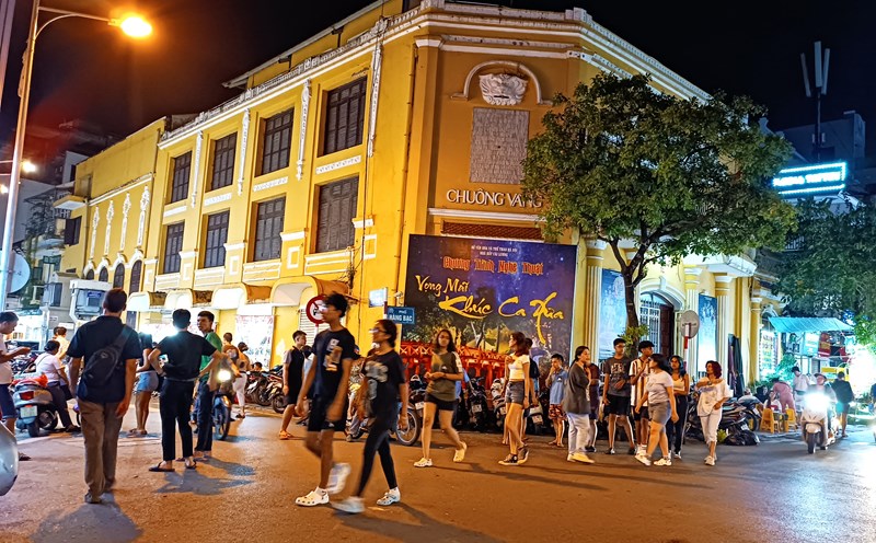 Chuẩn bị ra mắt tour du lịch đêm, không gian nghệ thuật chiếu sáng ở Hà Nội. Ảnh minh hoạ: Thu Giang