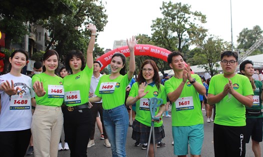 Dàn sao Việt cùng tham gia thi chạy gây quỹ từ thiện. Ảnh: BTC
