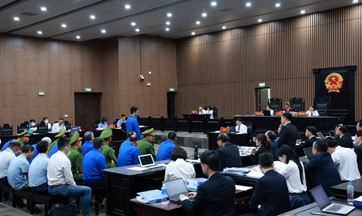 Toàn cảnh phiên toà xét xử 22 bị cáo trong vụ cao tốc Đà Nẵng - Quảng Ngãi. Ảnh: Quang Việt
