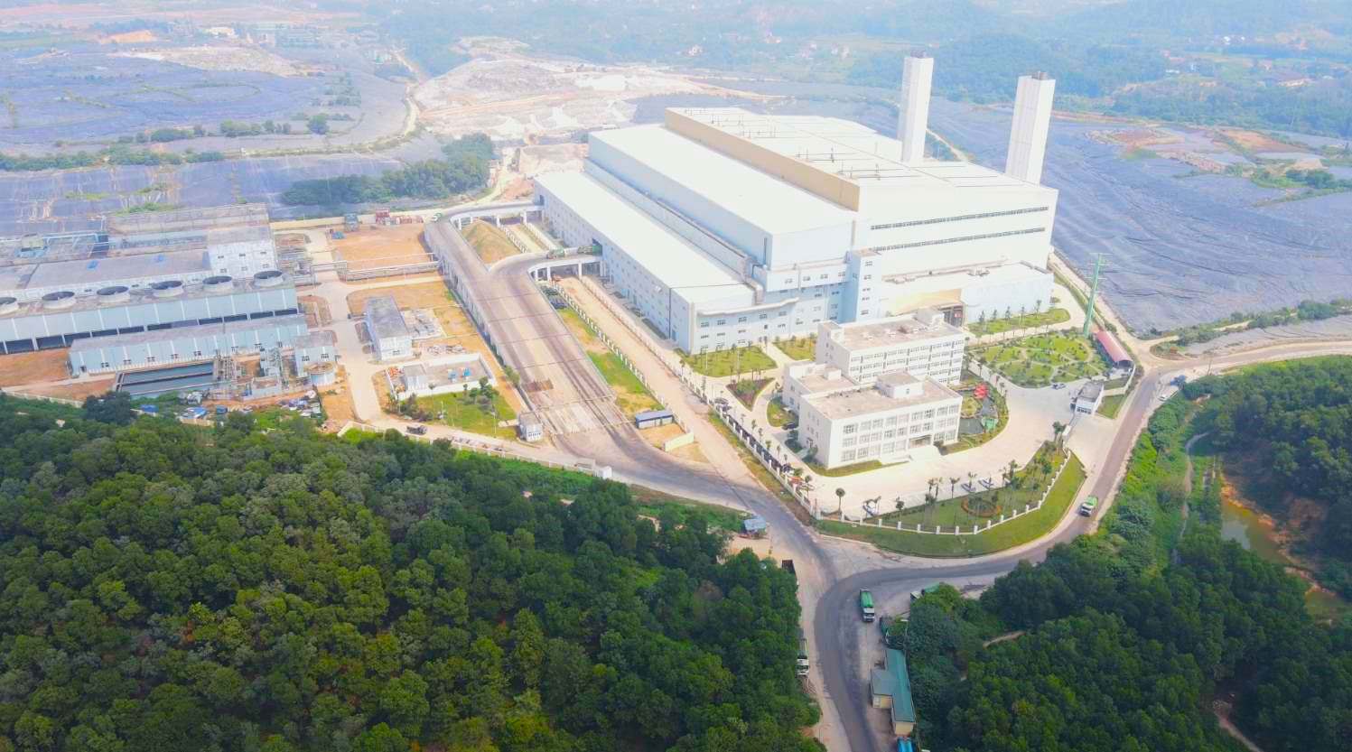 Nhà máy điện rác Sóc Sơn khởi công tháng 8.2019, trên diện tích 17,51 ha, thuộc Khu liên hợp xử lý chất thải rắn Nam Sơn (huyện Sóc Sơn, Hà Nội) có tổng mức đầu tư hơn 7.000 tỉ đồng. Ảnh: Hải Danh