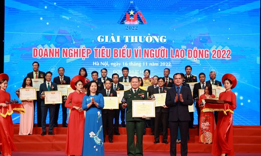 Lễ vinh danh Doanh nghiệp tiêu biểu vì Người lao động 2022. Ảnh: Hải Nguyễn.

