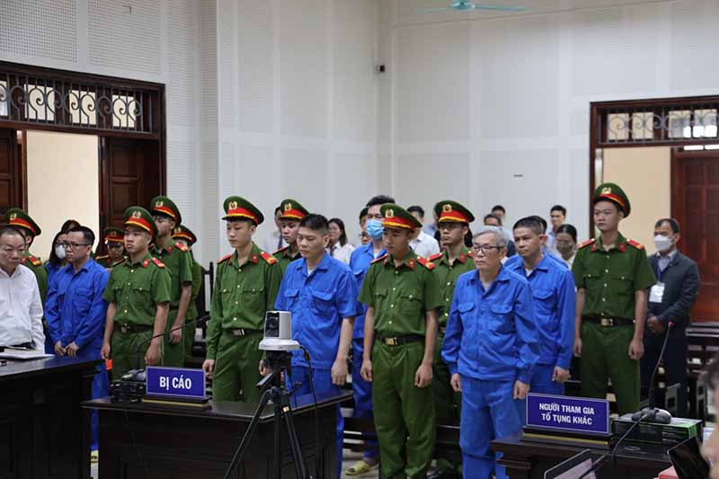 Các bị cáo tại phiên tòa. Ảnh: TAND tỉnh Quảng Ninh