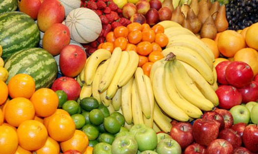 Việc nhịn ăn để giảm cân hay thói quen ăn đêm bằng trái cây đều dẫn đến có hại cho dạ dày. Ảnh: Phạm My