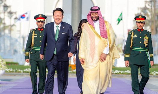 Tổng thống Hàn Quốc Yoon Suk Yeol và Thái tử Saudi Arabia Mohammed bin Salman. Ảnh: Bộ Ngoại giao Saudi Arabia