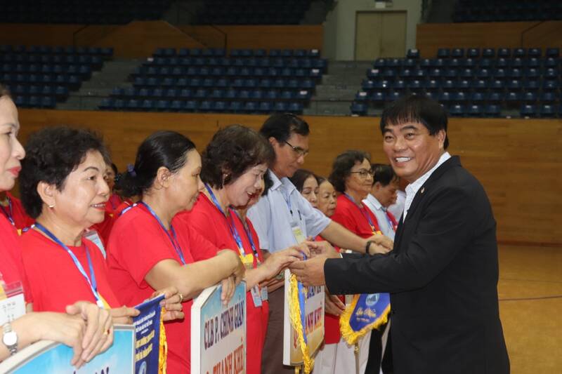 Các đội thi đến từ các quận, huyện của TP Đà Nẵng. Ảnh: Nguyễn Linh