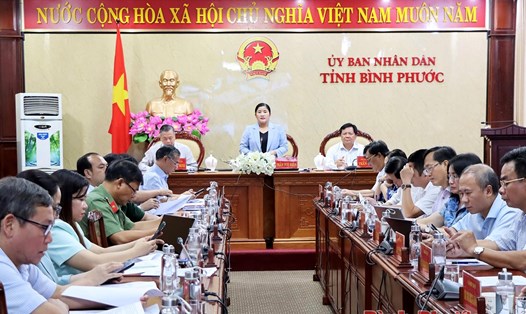 Chủ tịch UBND tỉnh Bình Phước phát biểu tại cuộc họp. Ảnh: Phước Bình