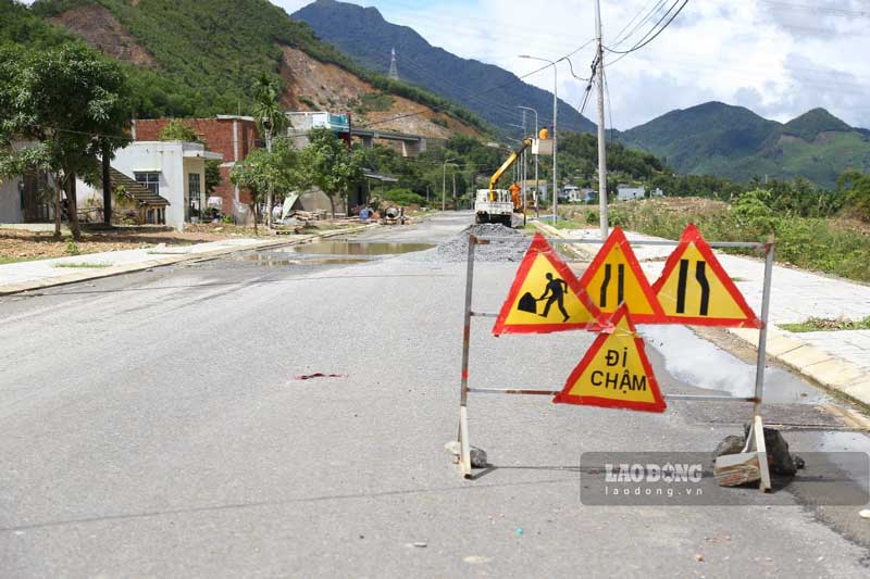     Theo Ban Quản lý dự án đầu tư xây dựng các công trình giao thông TP Đà Nẵng là chủ đầu tư tuyến DT601 cho biết vì vướng mặt bằng nên dự án chưa thể hoàn thành. 