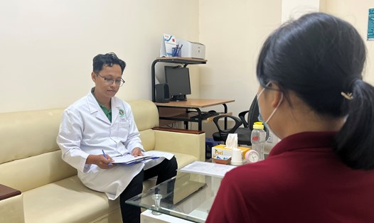 Một bệnh nhân khám trầm cảm tại Bệnh viện Lê Văn Thịnh. Ảnh: Nguyễn Ly 