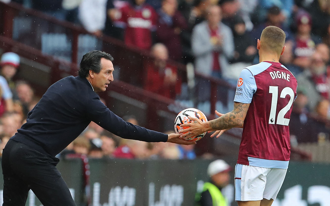 Unai Emery đang giúp nhiều cầu thủ của Aston Villa tự tin và nâng được trình độ. Ảnh: AFP