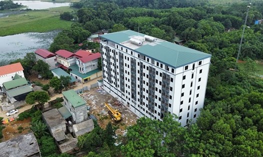 Công trình xây vượt 6 tầng tại xã Tân Xã, huyện Thạch Thất, Hà Nội. Ảnh: Anh Huy
