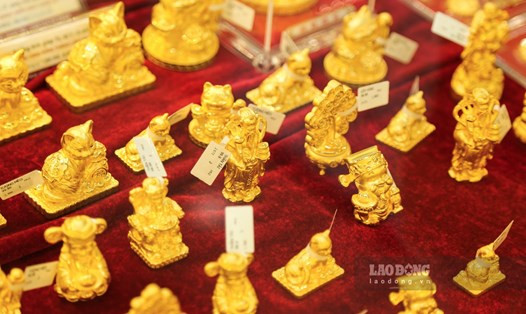 Giá vàng liên tục tăng mạnh thời gian qua. Ảnh: Việt Anh