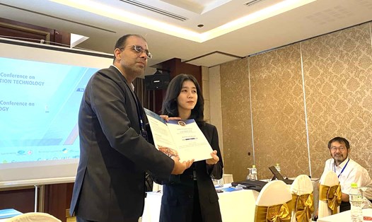 Nữ sinh Nguyễn Quỳnh Anh (Trường Đại học FPT Cần Thơ) được biết đến với hàng loạt thành tích, giải thưởng ấn tượng. Ảnh: NVCC