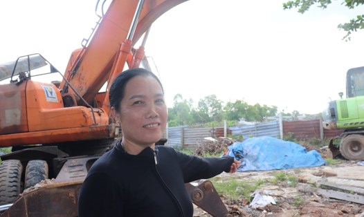 Người dân hiến hàng trăm mét đất để làm đường vào Nghĩa trang Đà Nẵng. Ảnh: Nguyễn Linh