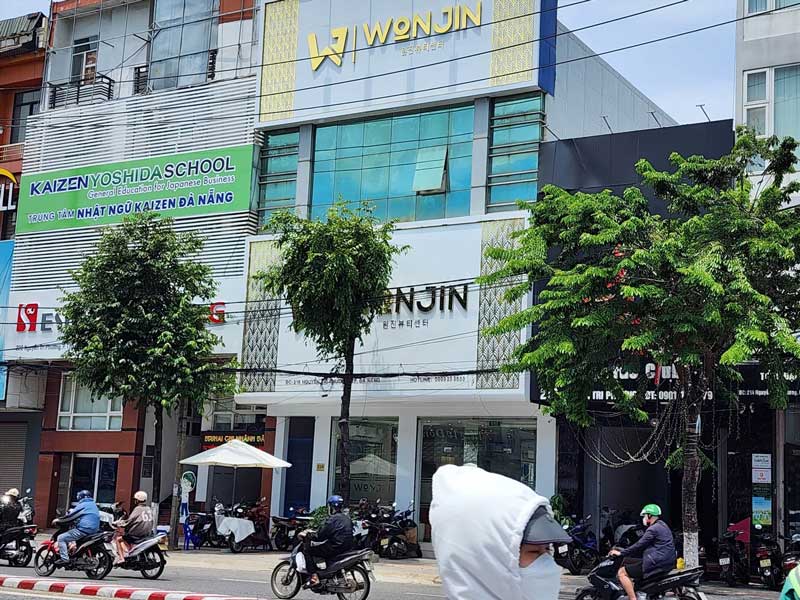 Chủ Thẩm mỹ viện Wonjin Đà Nẵng thỏa thuận bồi hoàn cho khách hàng sau khi bị tố cáo lừa đảo. Ảnh: Thùy Trang