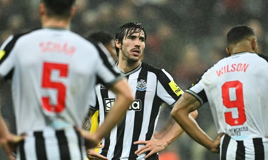 Newcastle rơi xuống vị trí thứ 3 tại bảng F Champions League. Ảnh: AFP