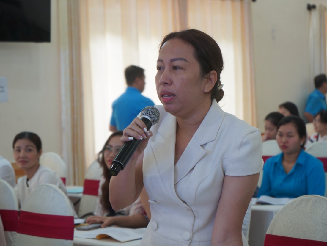 Bà Vũ Thế Vân - Chủ tịch Công đoàn các KCX-CN TPHCM, đề xuất giải ngân vốn vay trước Tết cho công nhân, NLĐ. Ảnh: Phương Ngân