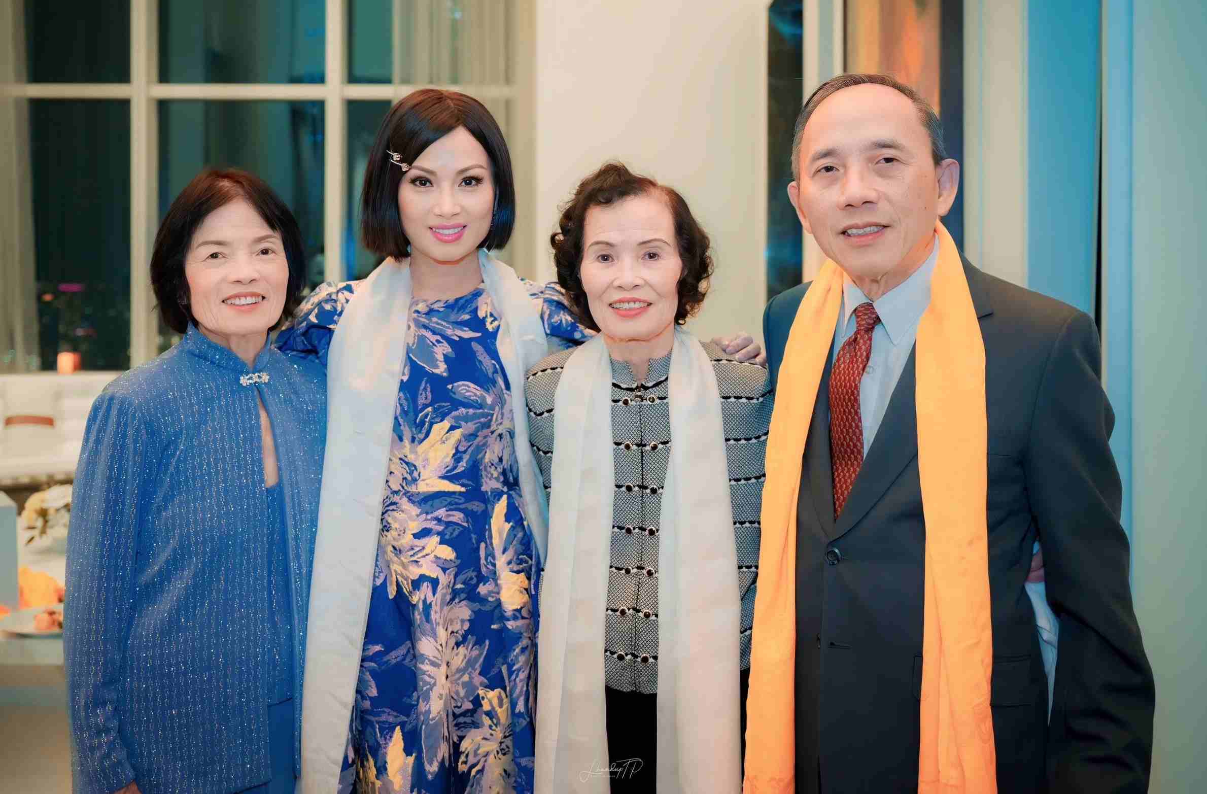 Gia đình chồng ca sĩ Hà Phương cũng có mặt tại sự kiện. Ảnh: NVCC.