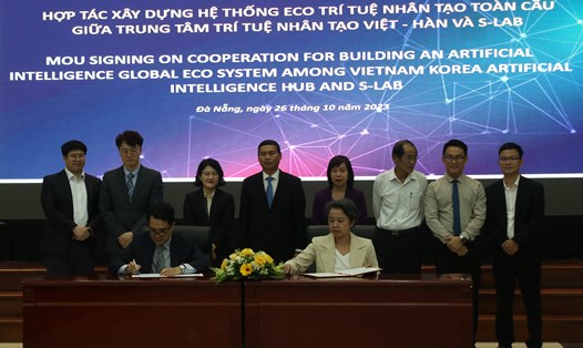 Hợp tác Xây dựng hệ sinh thái trí tuệ nhân tạo giữa Trung tâm trí tuệ nhân tạo Việt Nam - Hàn Quốc và S-LAB. Ảnh: An Thượng
