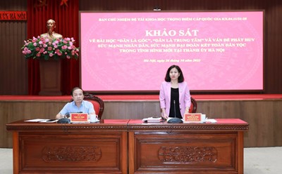 Phó Bí thư Thường trực Thành ủy Hà Nội Nguyễn Thị Tuyến phát biểu tại buổi khảo sát. Ảnh: Phạm Đông