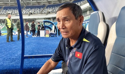 Huấn luyện viên Mai Đức Chung nhận trách nhiệm sau trận thua của tuyển nữ Việt Nam. Ảnh: VFF
