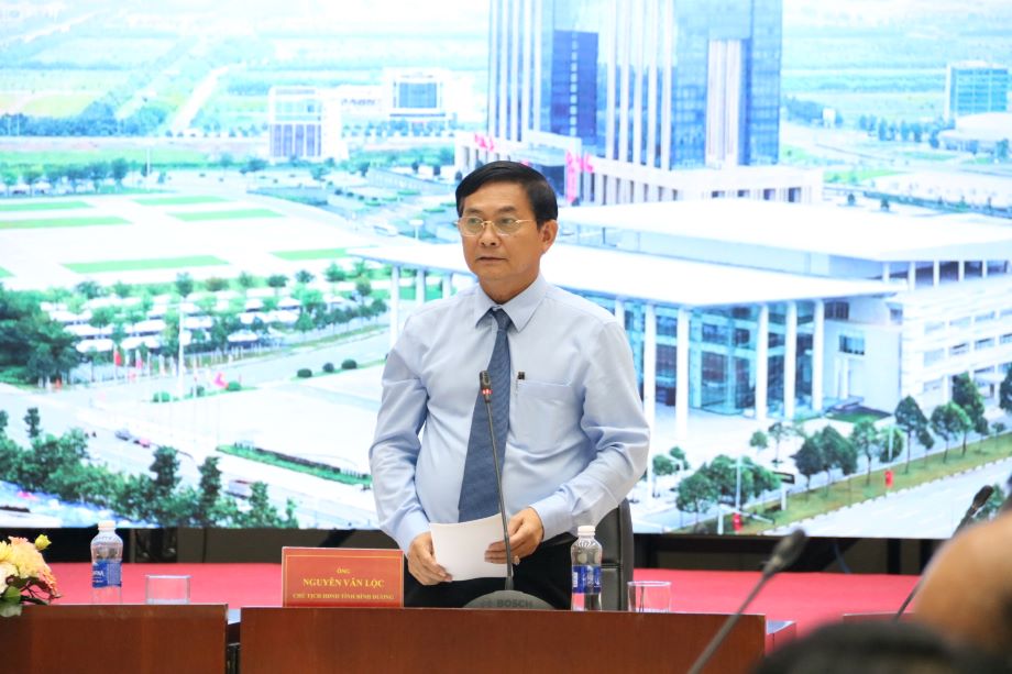 Ông Nguyễn Văn Lộc - Chủ tịch HĐND tỉnh Bình Dương phát biểu tại cuộc tiếp xúc với các hiệp hội ngành hàng trong nước. Ảnh: Đinh Văn